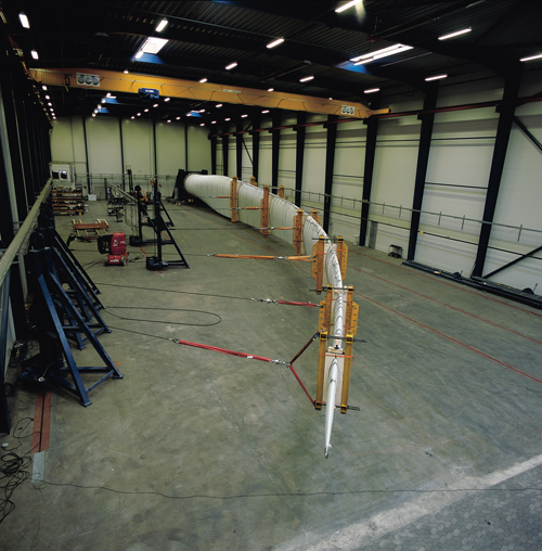 Figure 3.29 LM Glasfiber Blade Test (LM 61.5 m blade for 126 m rotor diameter), source LM Glasfiber